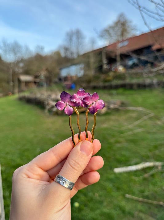 Large hydrangea hairpin