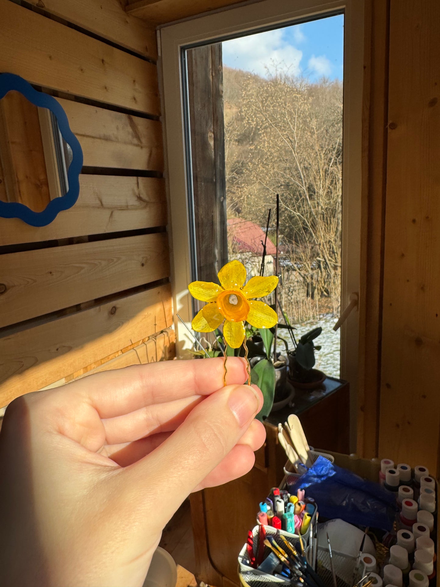 Daffodil hairpin