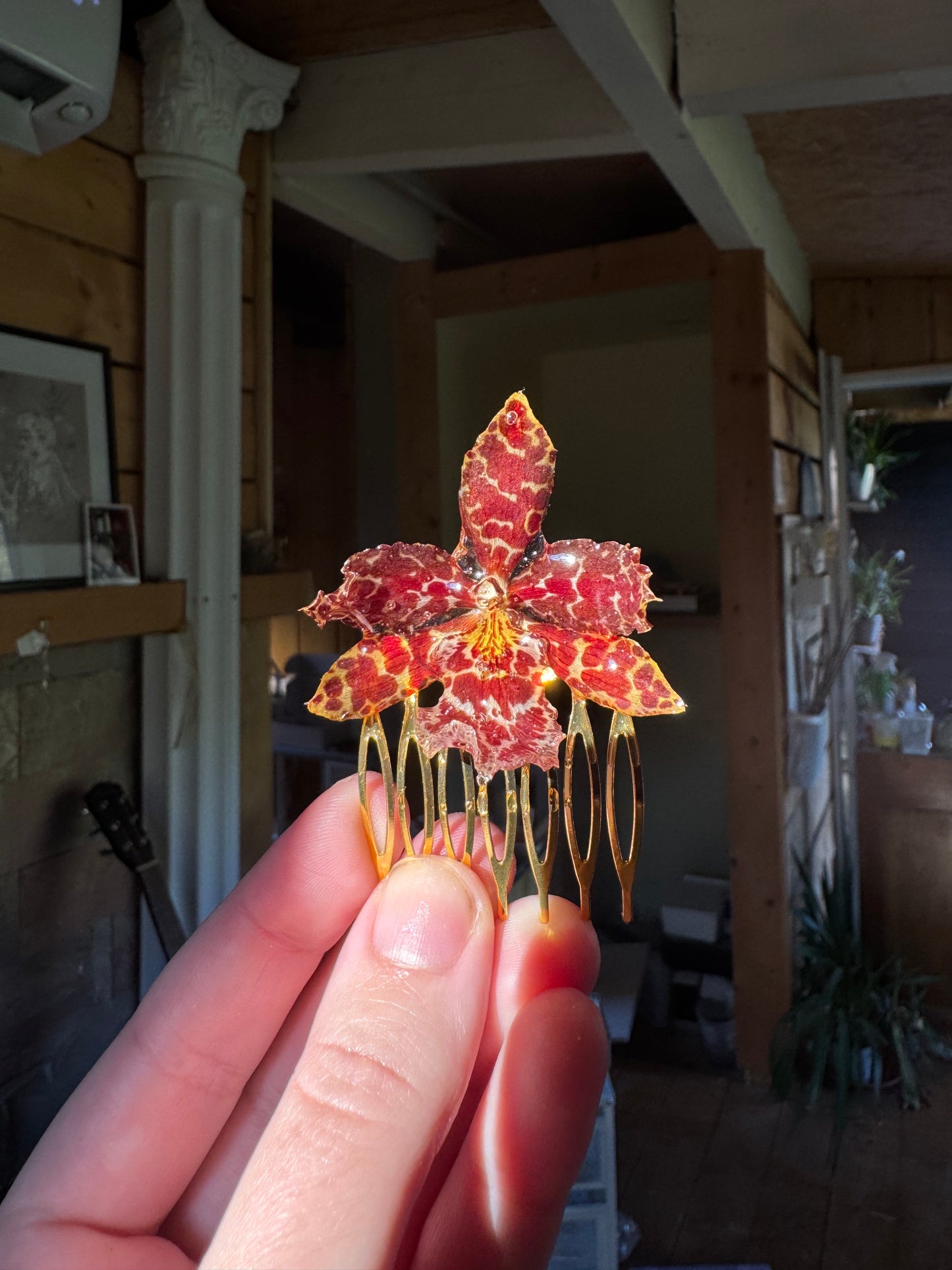 Red orchid hairpin SYLLIA