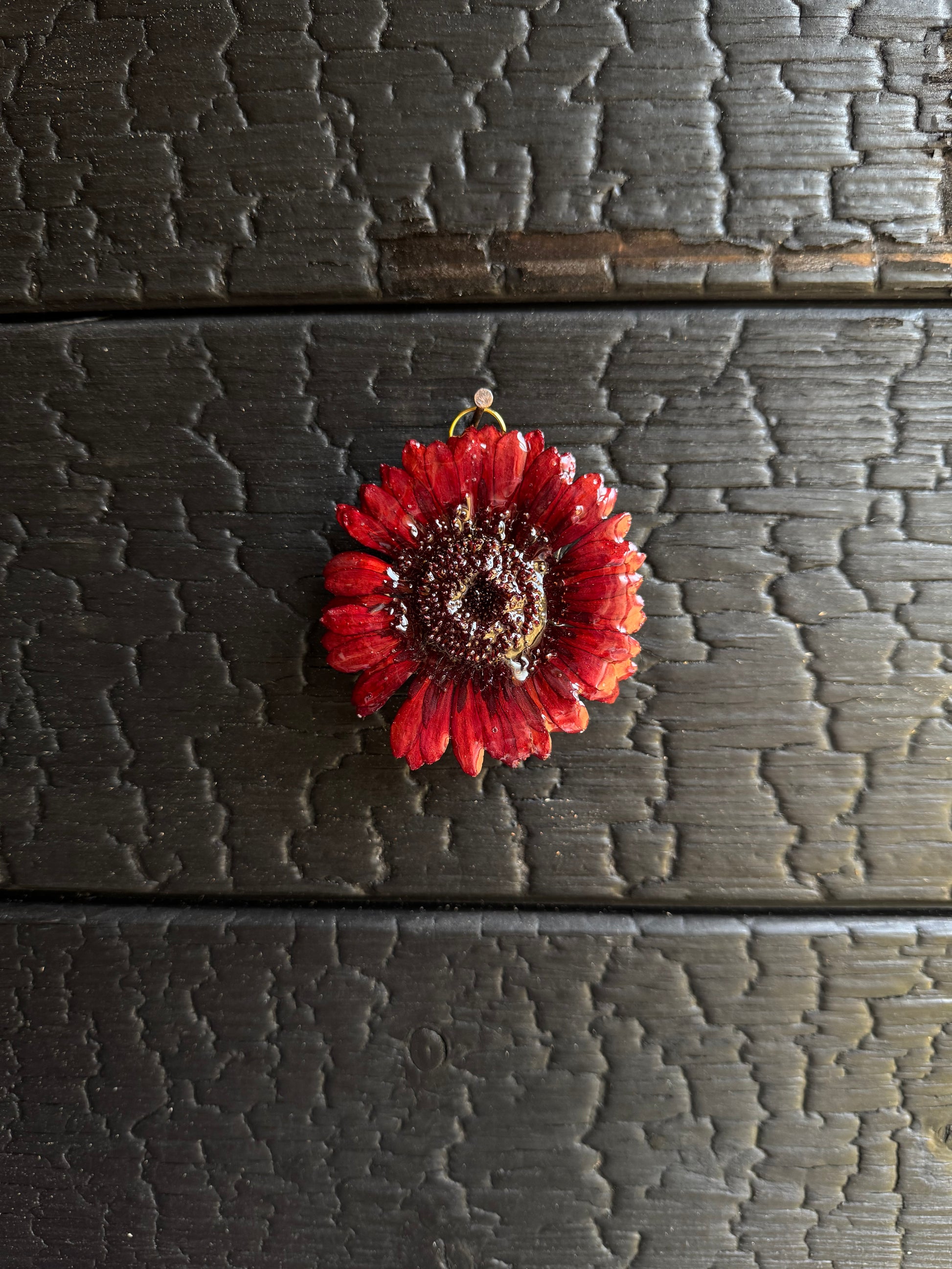 Red gerbera wall hanging SYLLIA