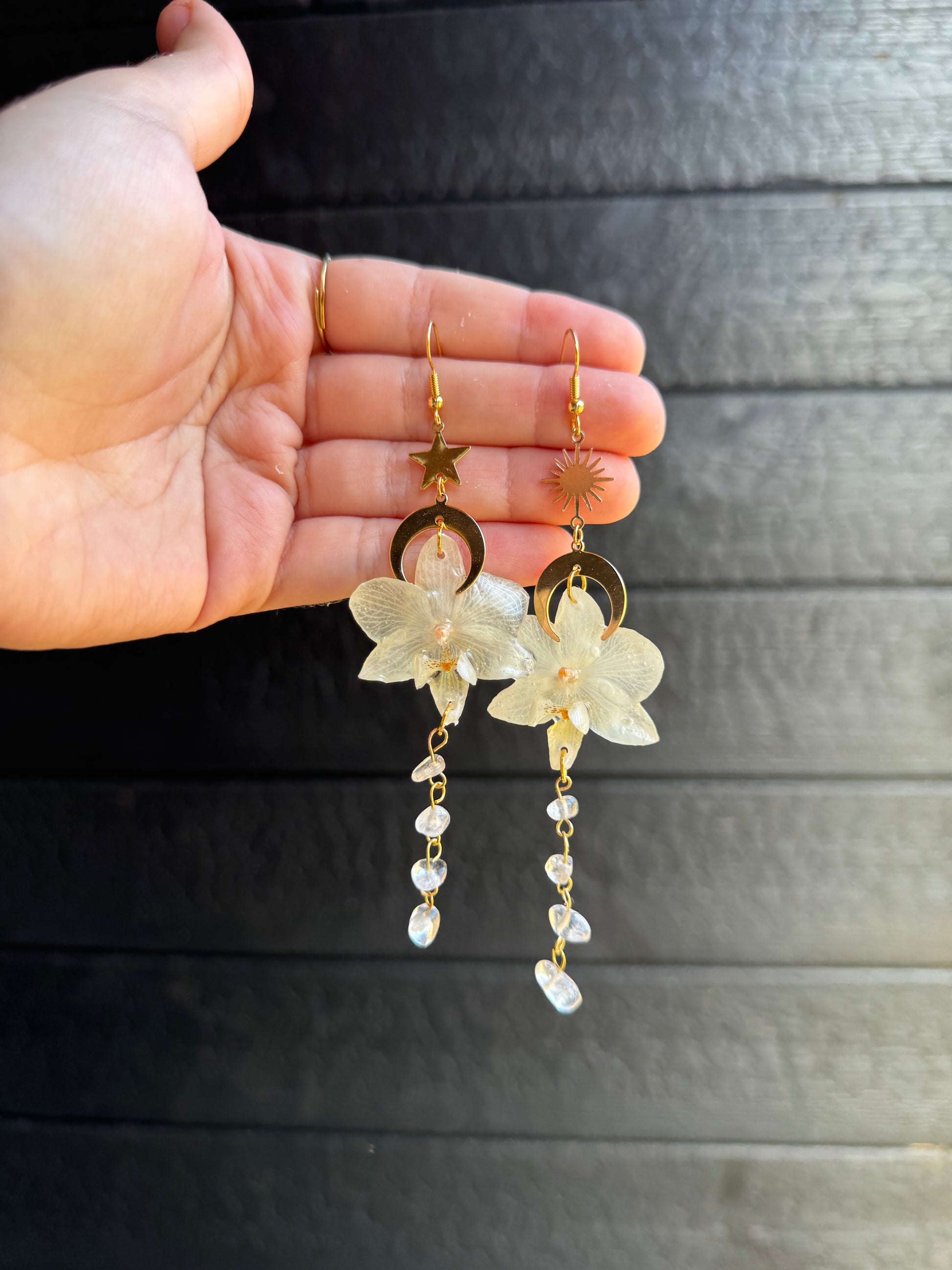 White orchid dangles SYLLIA