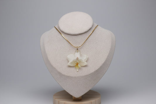 White orchid necklace SYLLIA