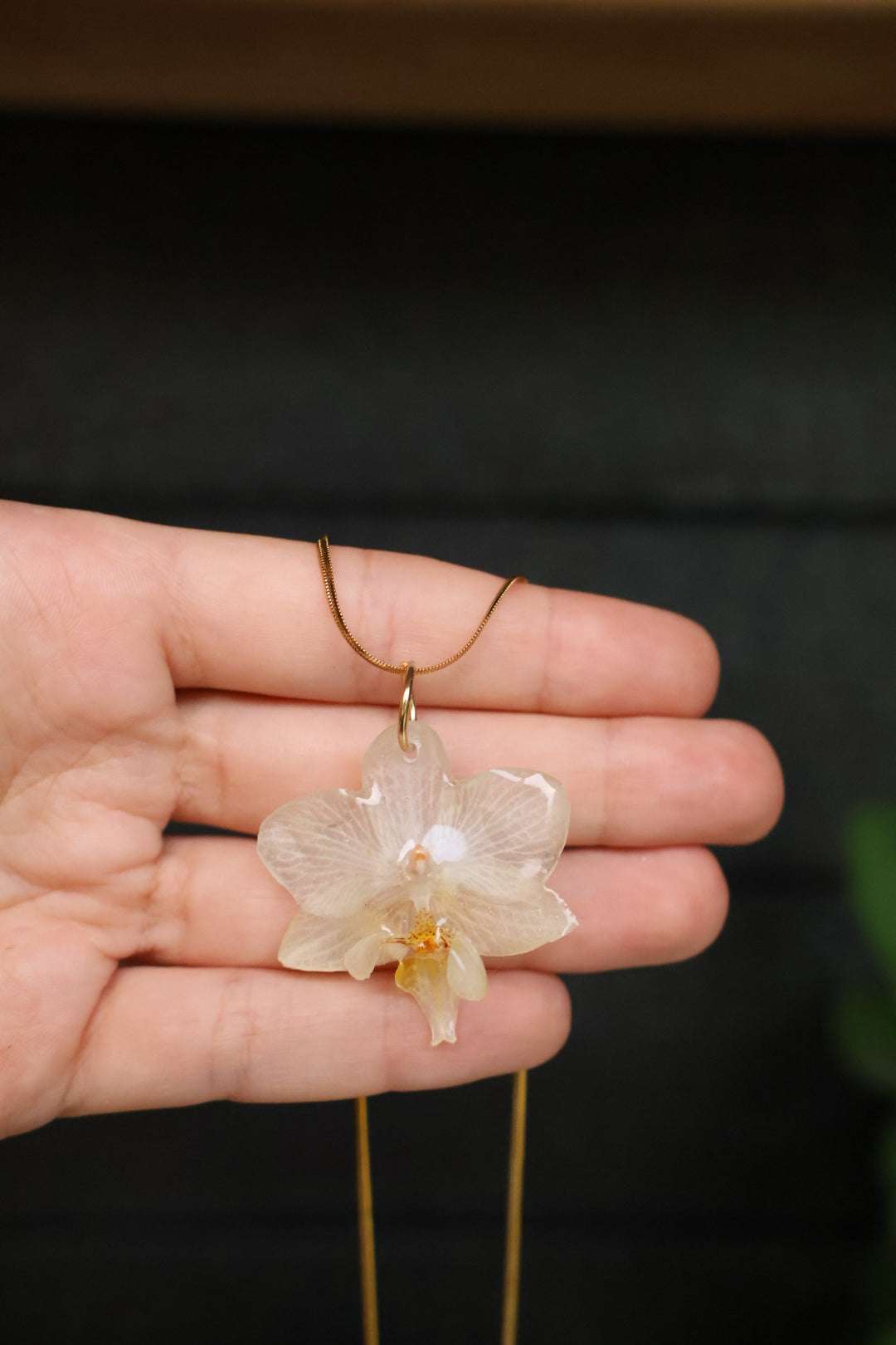 White orchid necklace SYLLIA