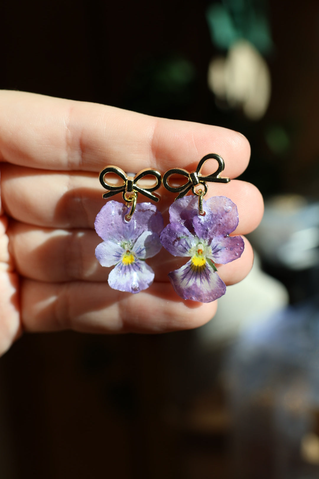 Real Light Purple Pansy Earrings – Handmade Botanical Jewelry, Fairycore Flower Earrings SYLLIA