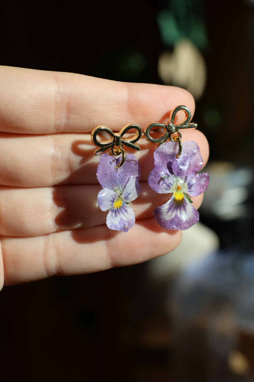 Real Light Purple Pansy Earrings – Handmade Botanical Jewelry, Fairycore Flower Earrings SYLLIA