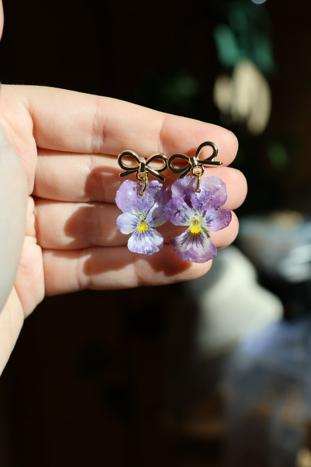 Real Light Purple Pansy Earrings – Handmade Botanical Jewelry, Fairycore Flower Earrings SYLLIA