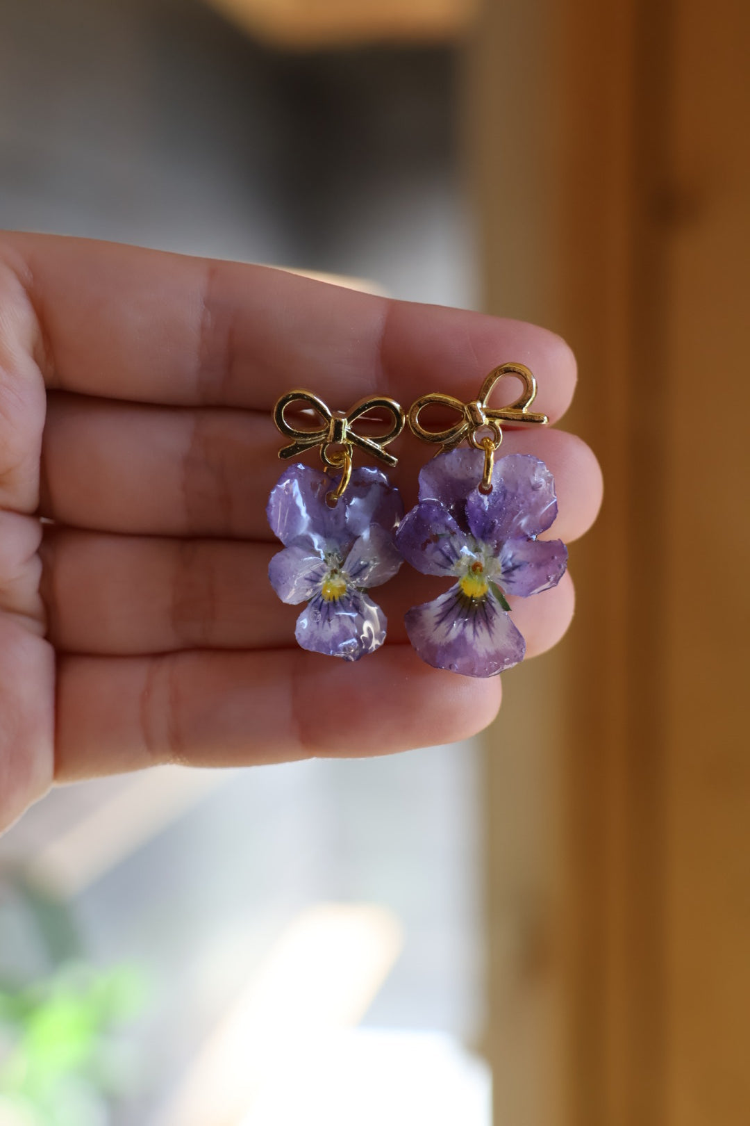 Real Light Purple Pansy Earrings – Handmade Botanical Jewelry, Fairycore Flower Earrings SYLLIA