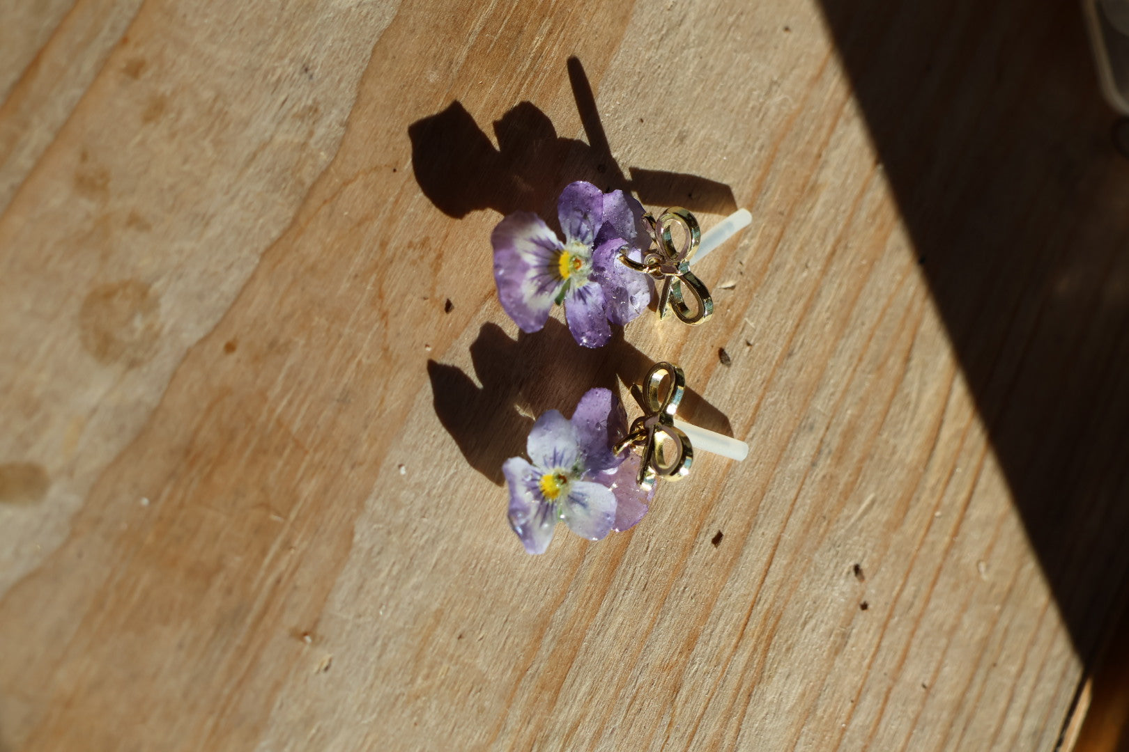Real Light Purple Pansy Earrings – Handmade Botanical Jewelry, Fairycore Flower Earrings SYLLIA