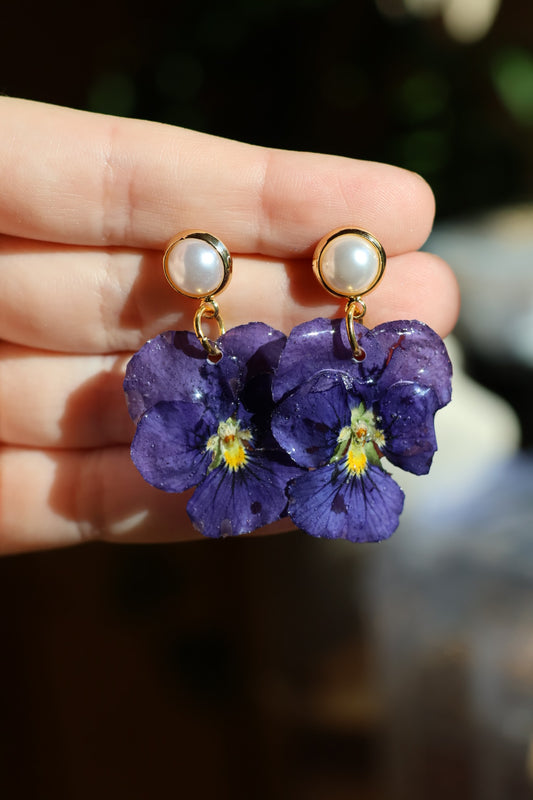 Real Blue Pansy Pearl Earrings – Handmade Botanical Jewelry, Fairycore Flower Earrings with Freshwater Pearls