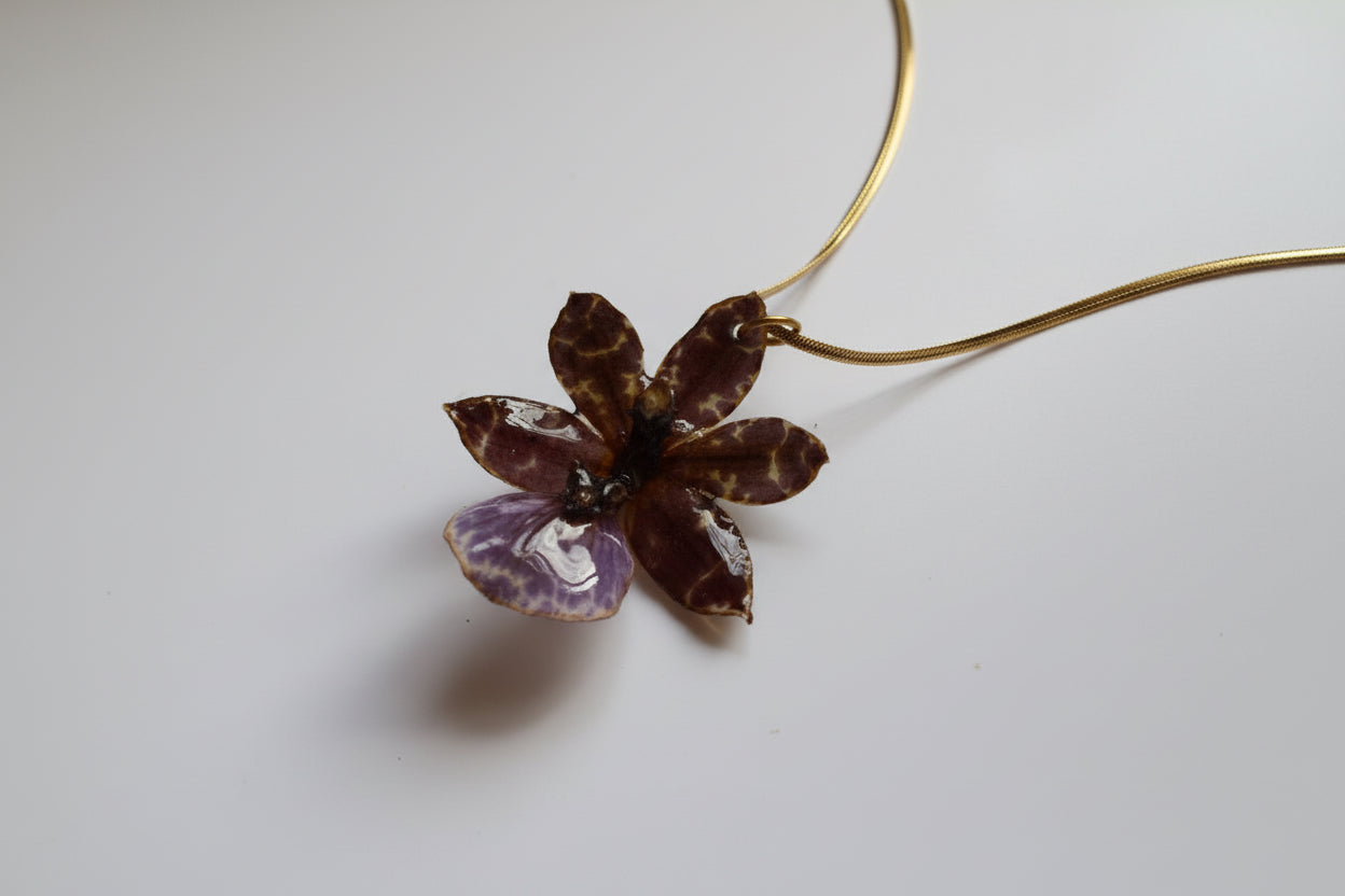 Dark orchid necklace SYLLIA
