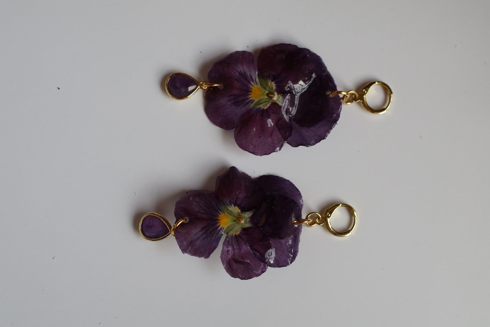 Pansy earrings with amethyst SYLLIA