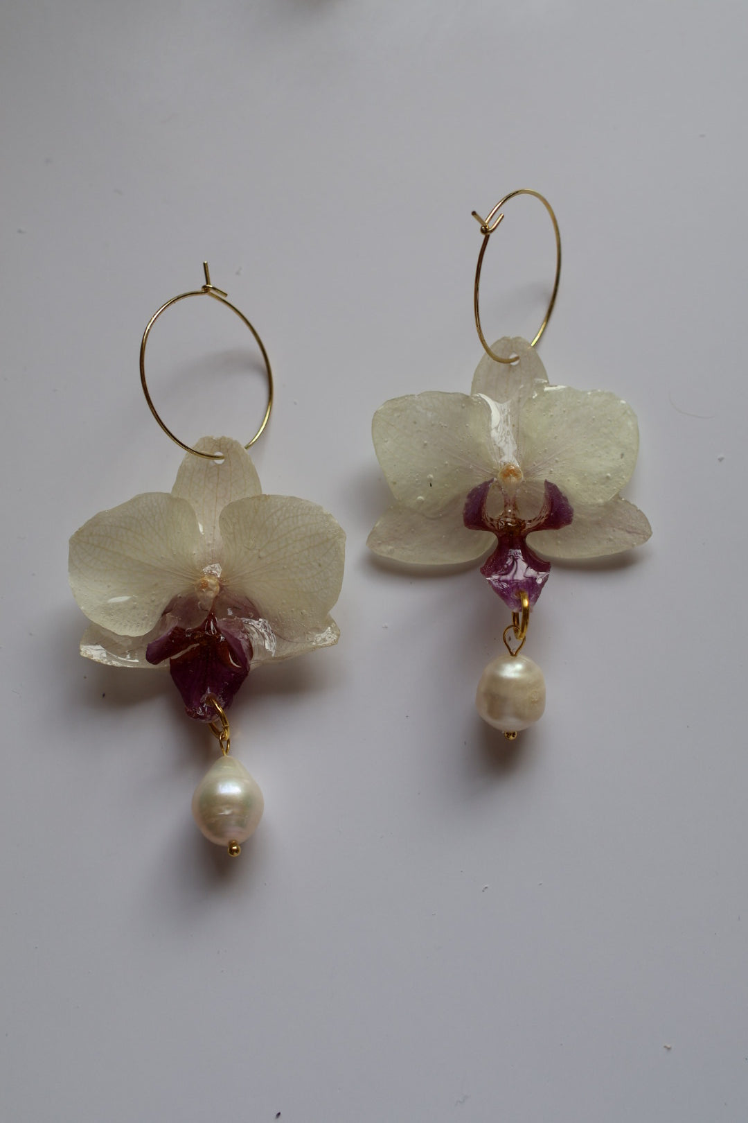 White orchid earrings with pearls SYLLIA
