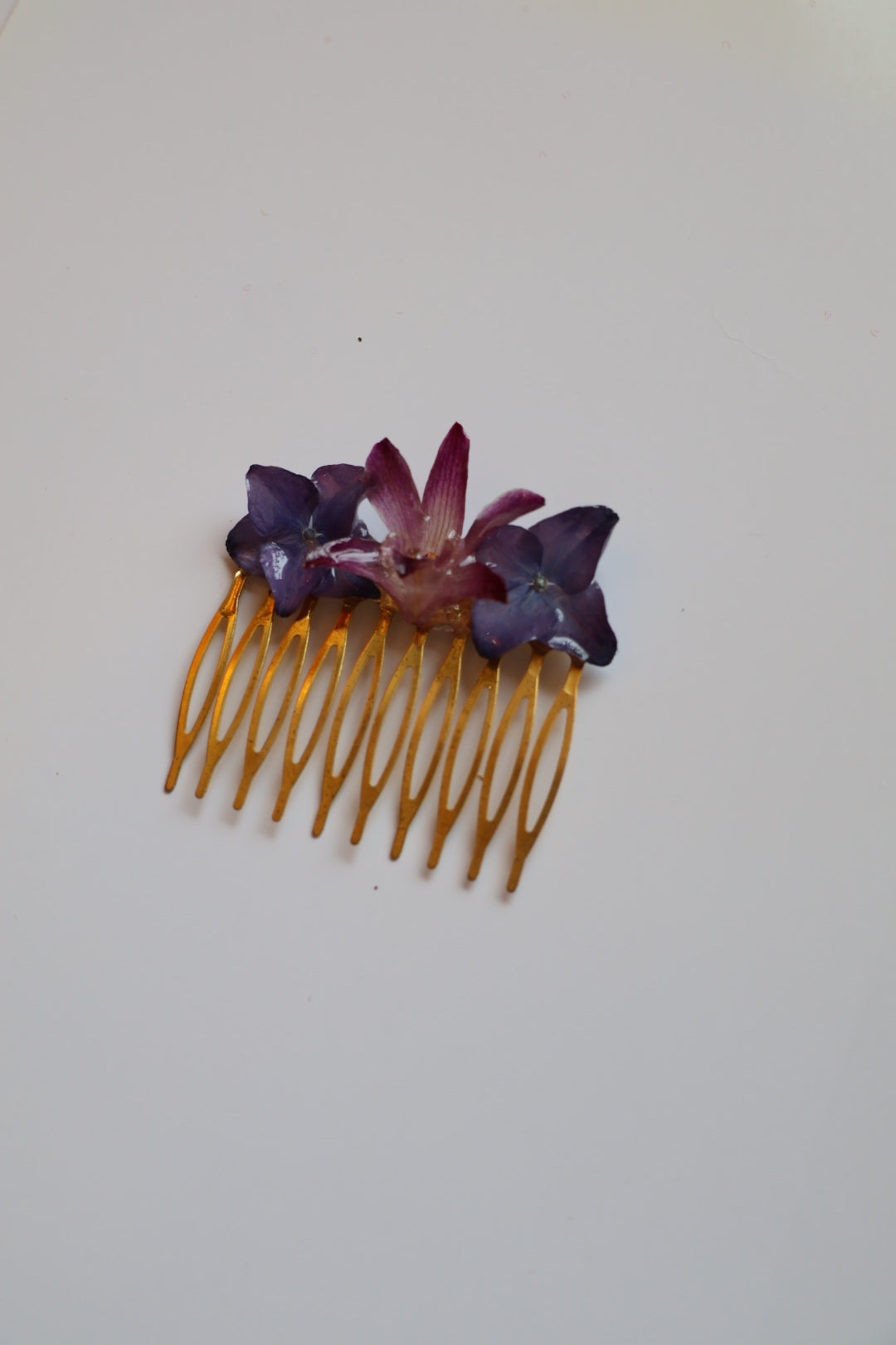 Orchid and hydrangea mixed haircomb SYLLIA