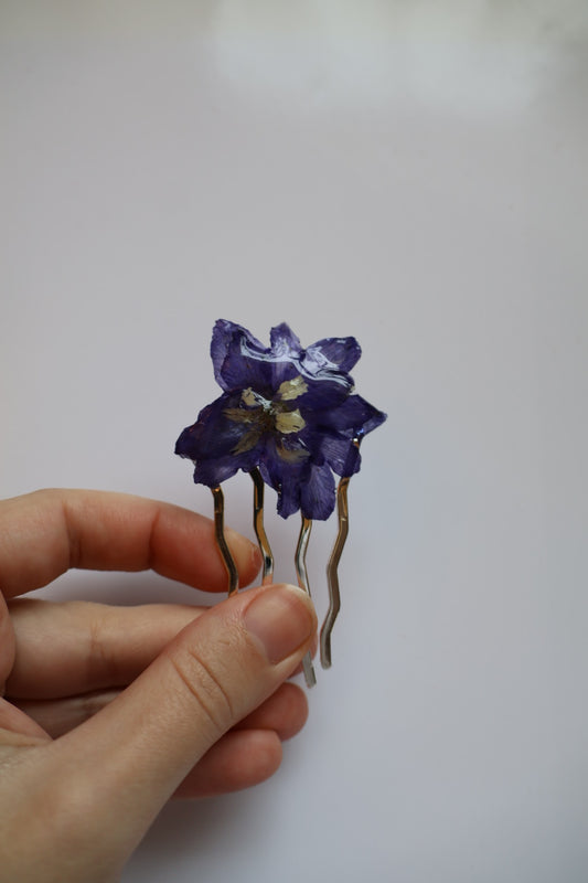 Blue delphinium haircomb