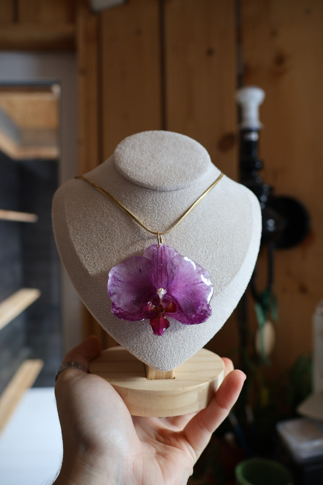 Statement purple orchid necklace SYLLIA