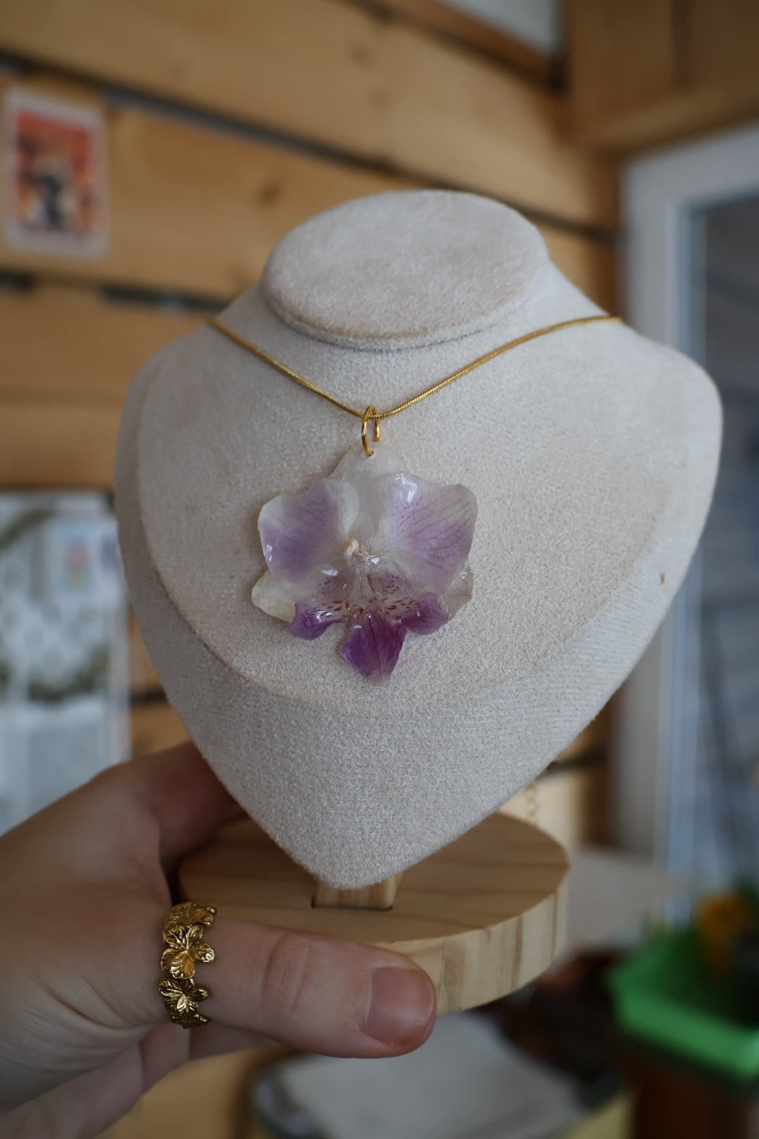 Purple and white orchid necklace SYLLIA