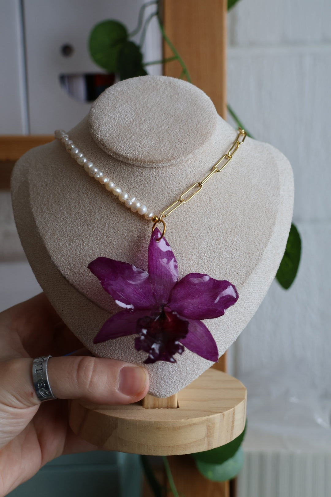 Purple orchid pearl necklace SYLLIA