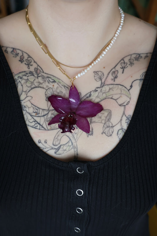 Purple orchid pearl necklace SYLLIA