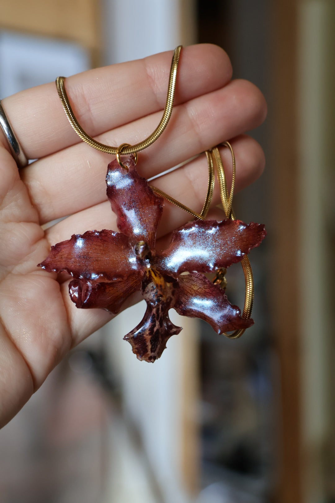 Galaxy chrome orchid necklace SYLLIA