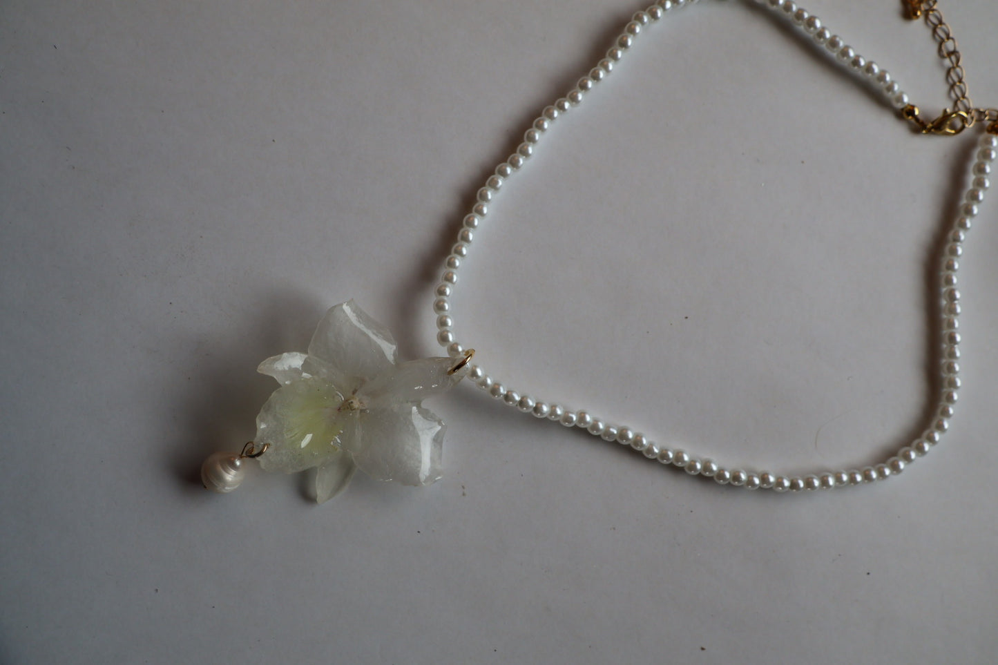Large white orchid pearl necklace SYLLIA
