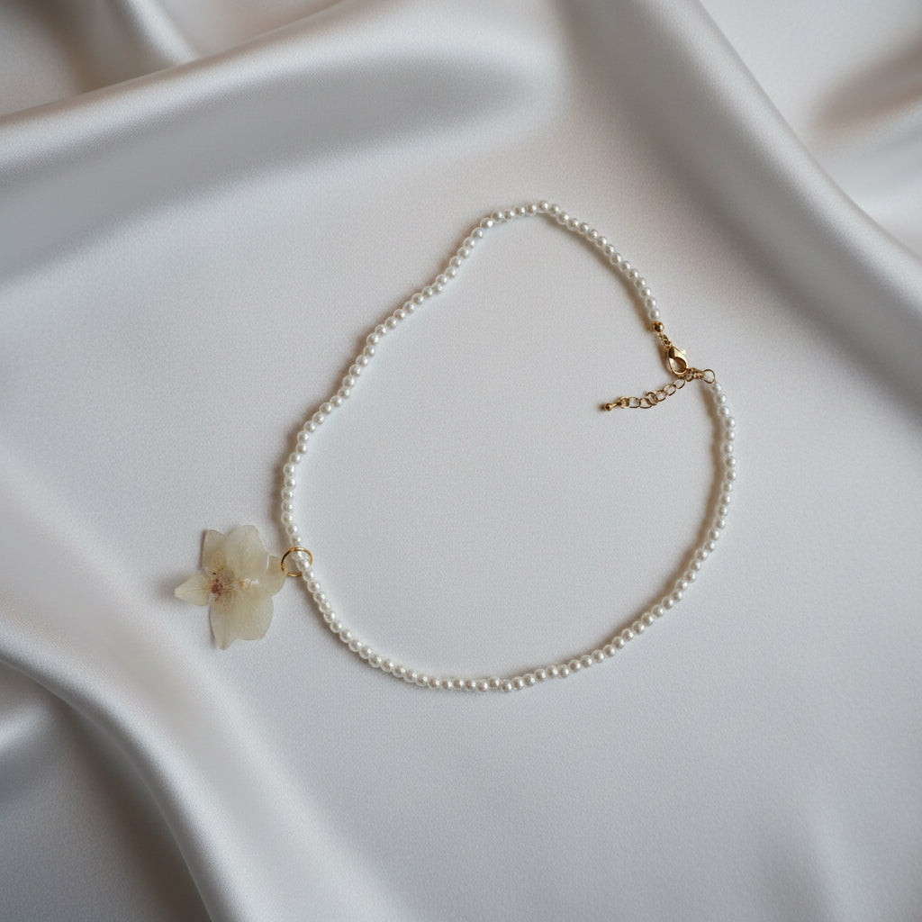 White orchid pearl necklace SYLLIA