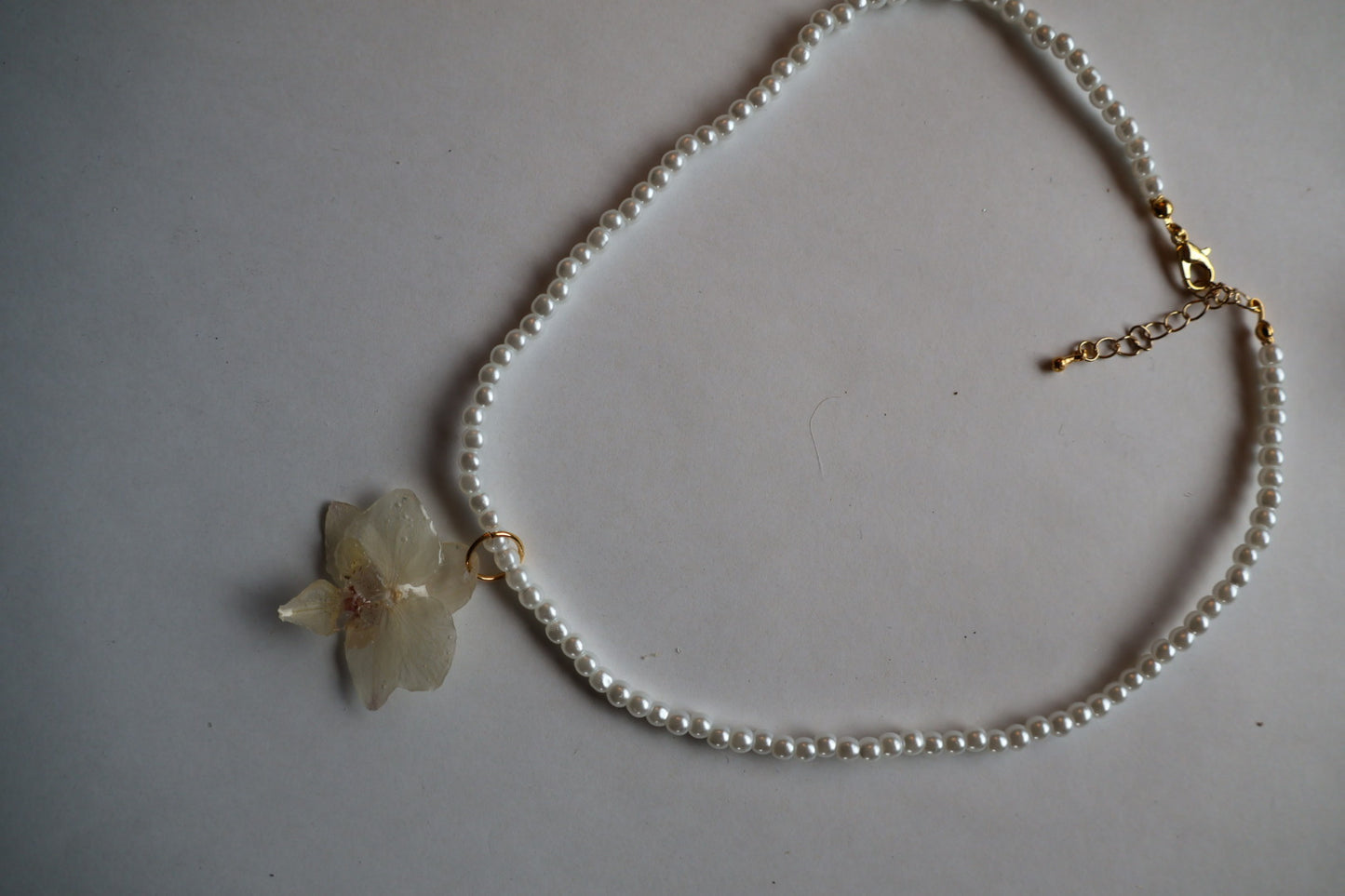 White orchid pearl necklace SYLLIA