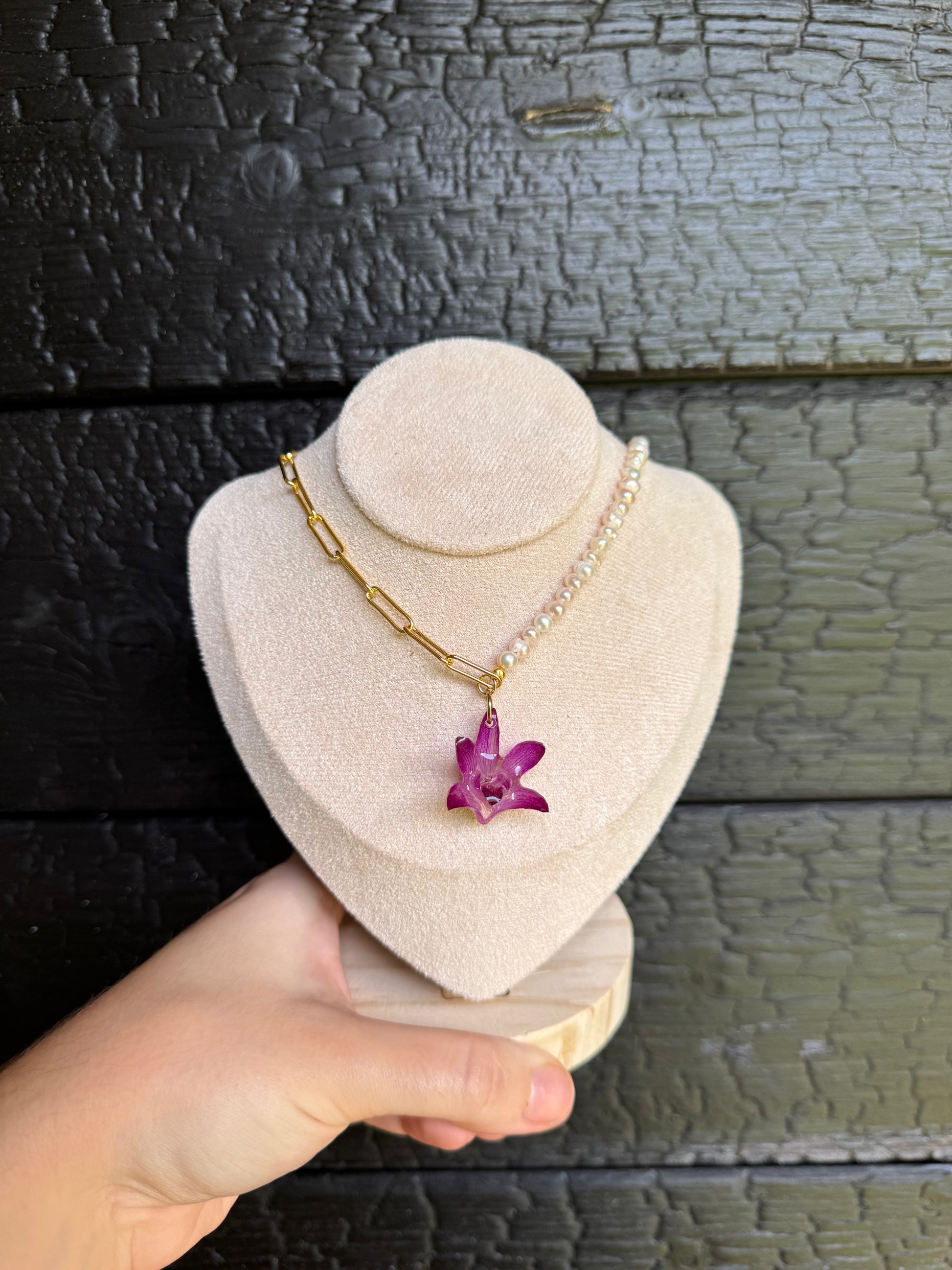 Mini purple orchid pearl necklace SYLLIA