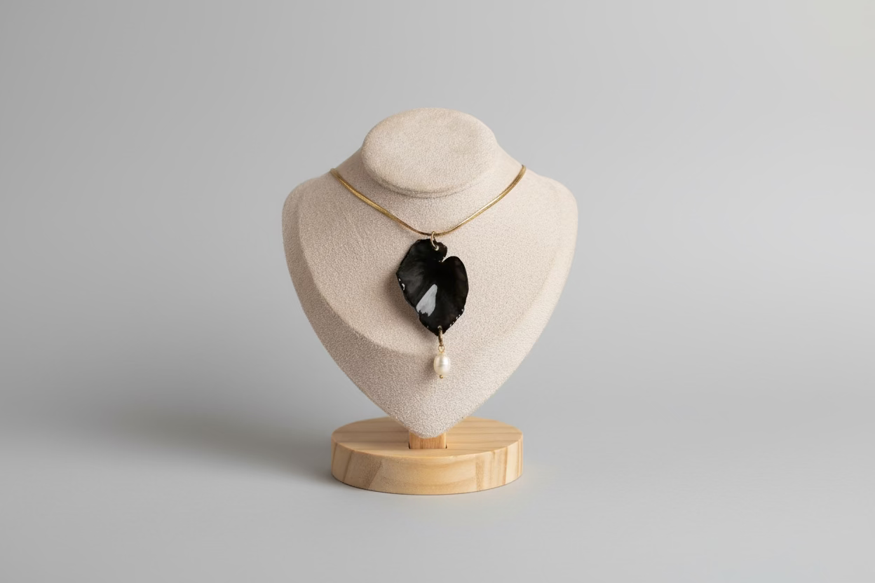 Begonia leaf necklace SYLLIA