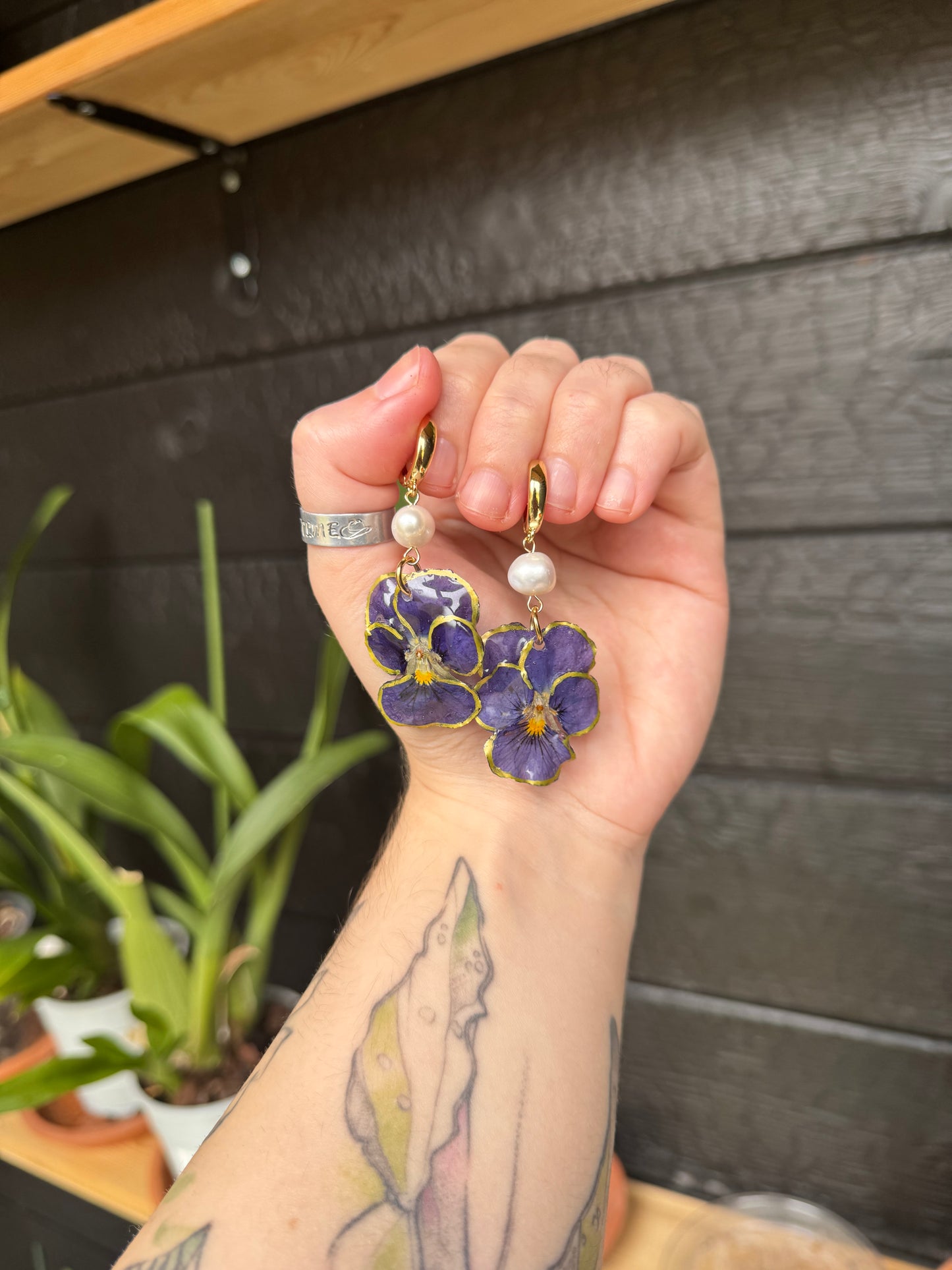 Blue pansy earrings with pearls SYLLIA