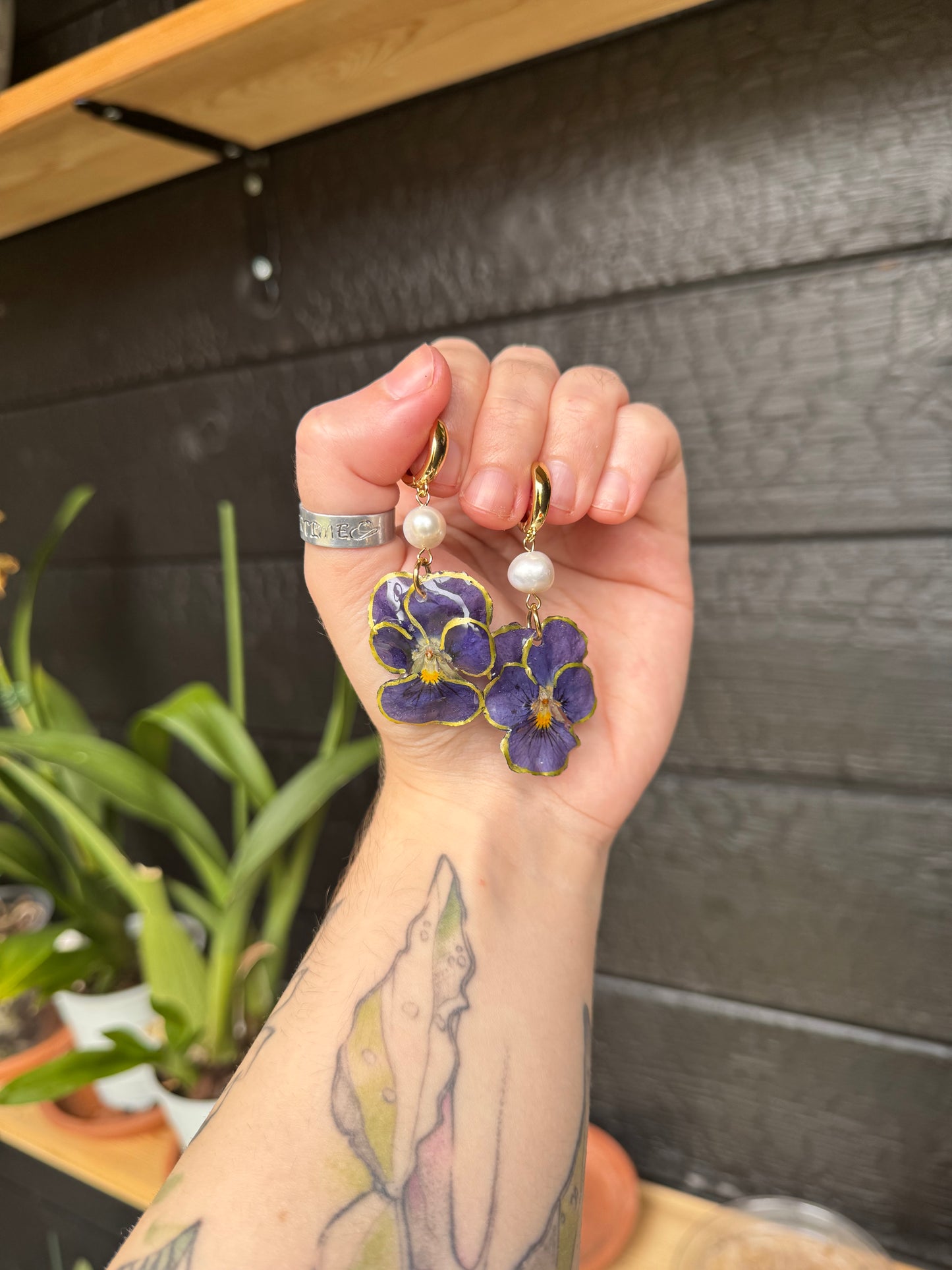 Blue pansy earrings with pearls SYLLIA