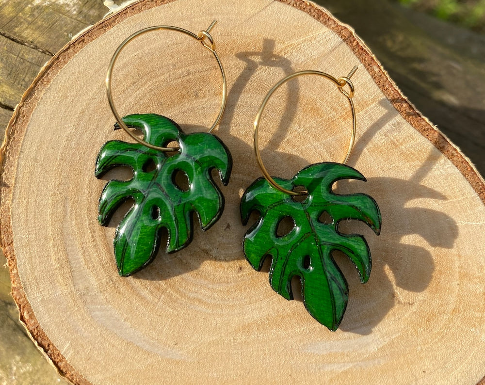 Náušnice Monstera Ručně malované na šperky z rostlin Wood Green
